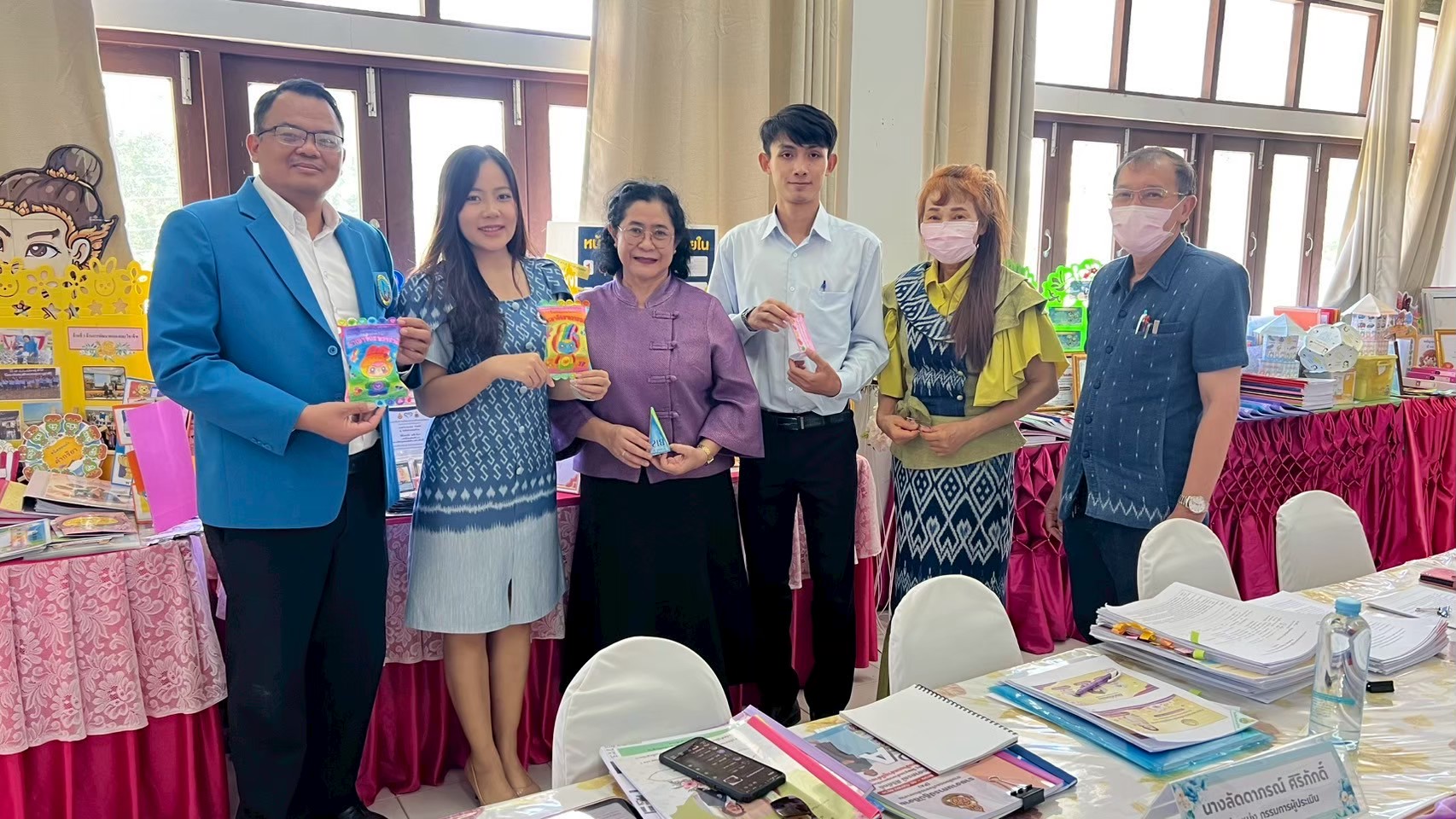 นิทรรศการศิลปหัตถกรรมนักเรียน