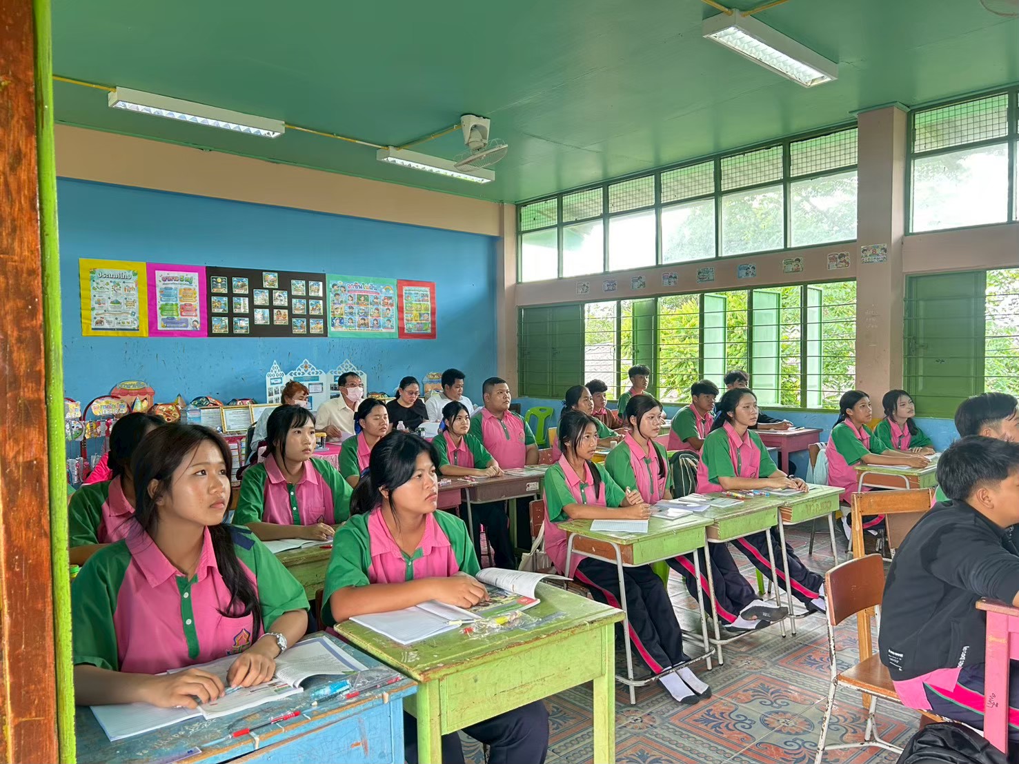 นิทรรศการศิลปหัตถกรรมนักเรียน